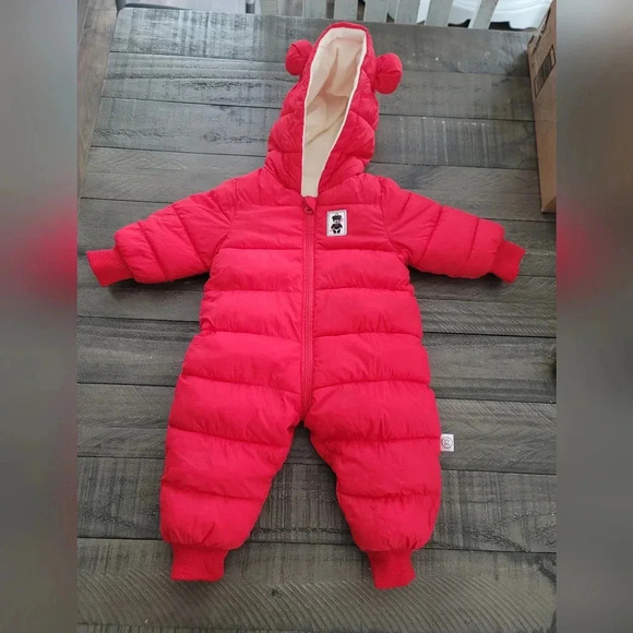 Red bear infant Snowsuit 6-9 months - Picture 8 of 13